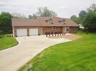 2016 Hillcreek Rd, Collinsville, IL 62234