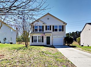 6833 Wandering Creek Dr, Charlotte, NC 28216