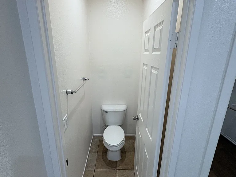 3321 Ventura Road Master Bath Toilet_06022026
