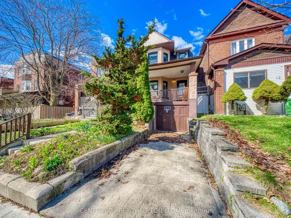 10 Redwood Ave, Toronto, ON M4L 2S6