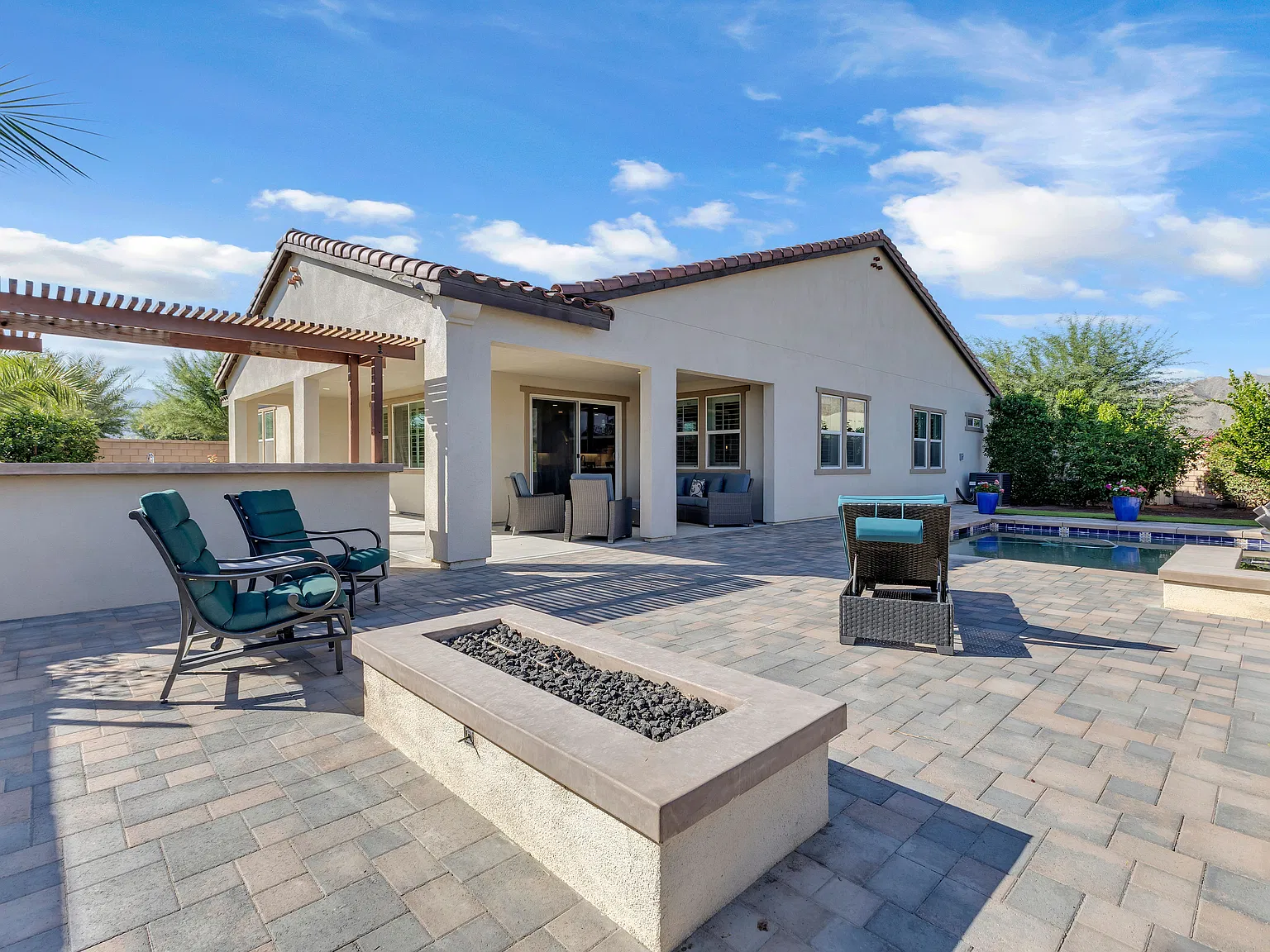 4 bed, 2670 sqft, $9,000 — Photo 3