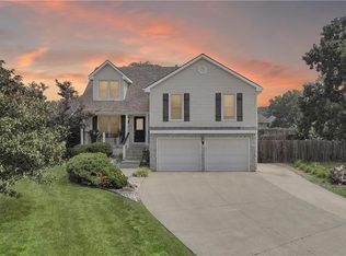 1133 SW Hillcrest Dr, Blue Springs, MO 64015