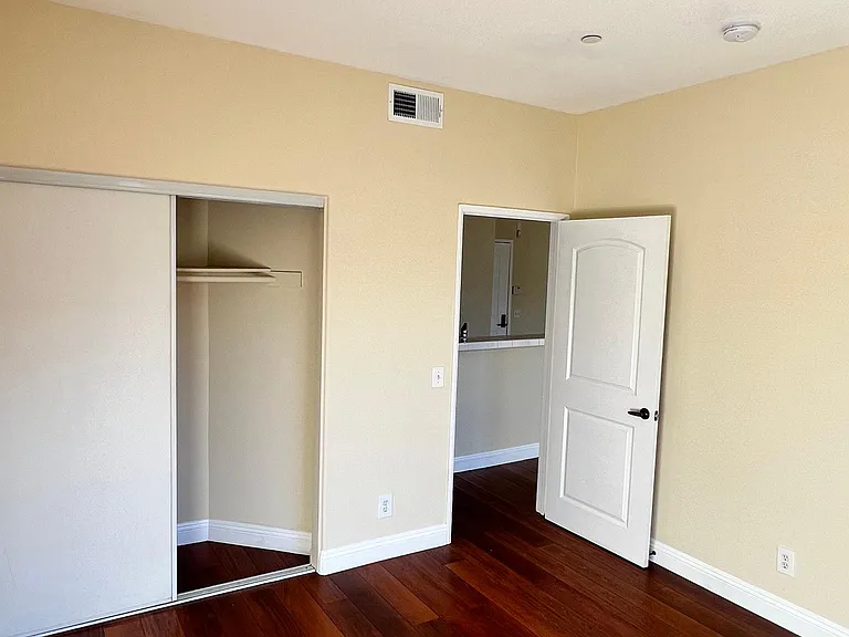 6901 Laurel Canyon Blvd #212 — Photo 15