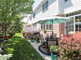 1824 Torrey Pkwy, Libertyville, IL