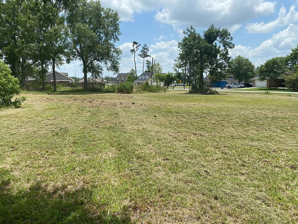 2nd image of Sistrunk Rd