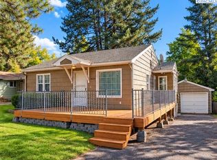 1020 NW Charlotte St, Pullman, WA 99163