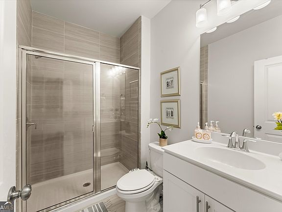 5th image of 803 Snider Walk NE