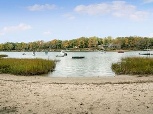 1 Cedar Ln, Setauket, NY 11733