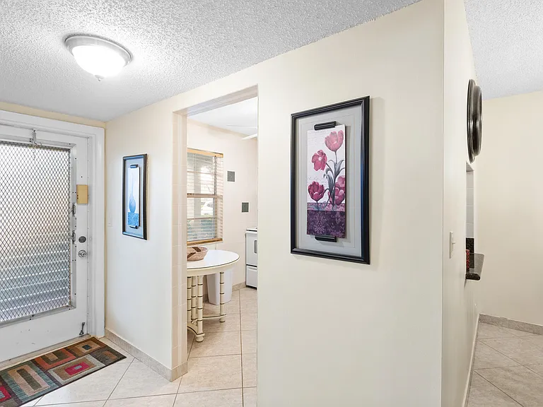 3 Abbey Ln #102 — Photo 2