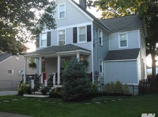 33 Bayside Ave, Oyster Bay, NY 11771