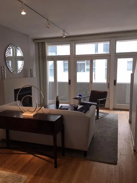 Living Room/Private Balcony
