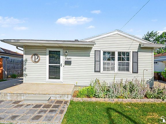 3rd image of 1257 Maple Blvd