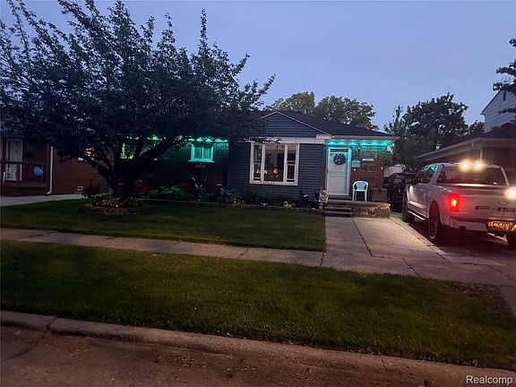 4th image of 18785 Dale Ave