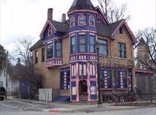 10 N River St, East Dundee, IL 60118