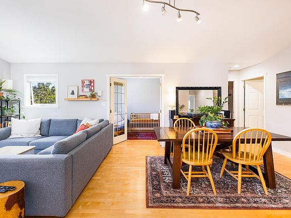 4th image of 1528 Bowser Ave #303