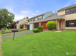 17 Clark Ct, East Brunswick, NJ 08816