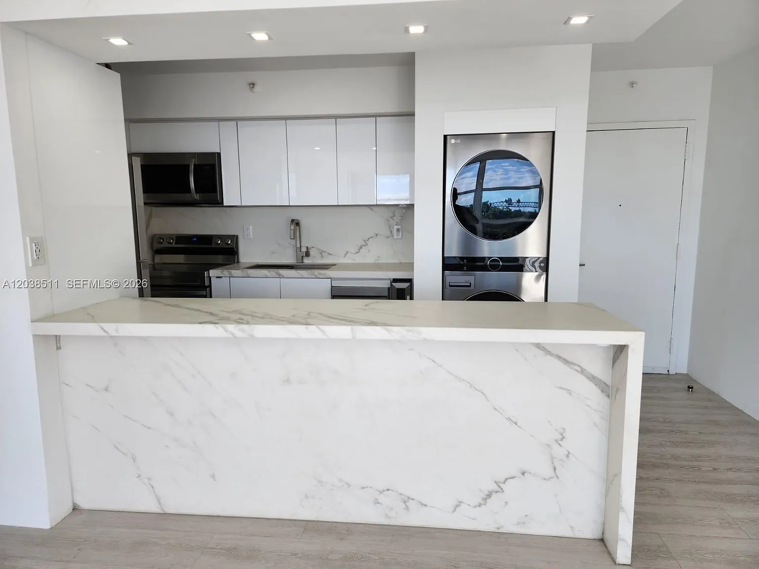 1700 NW North River Dr — Photo 2