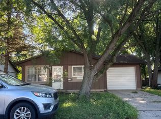 704 N Ridge Ave, Taylorville, IL 62568