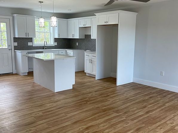 5 Crawford St, West Warwick, RI 02893