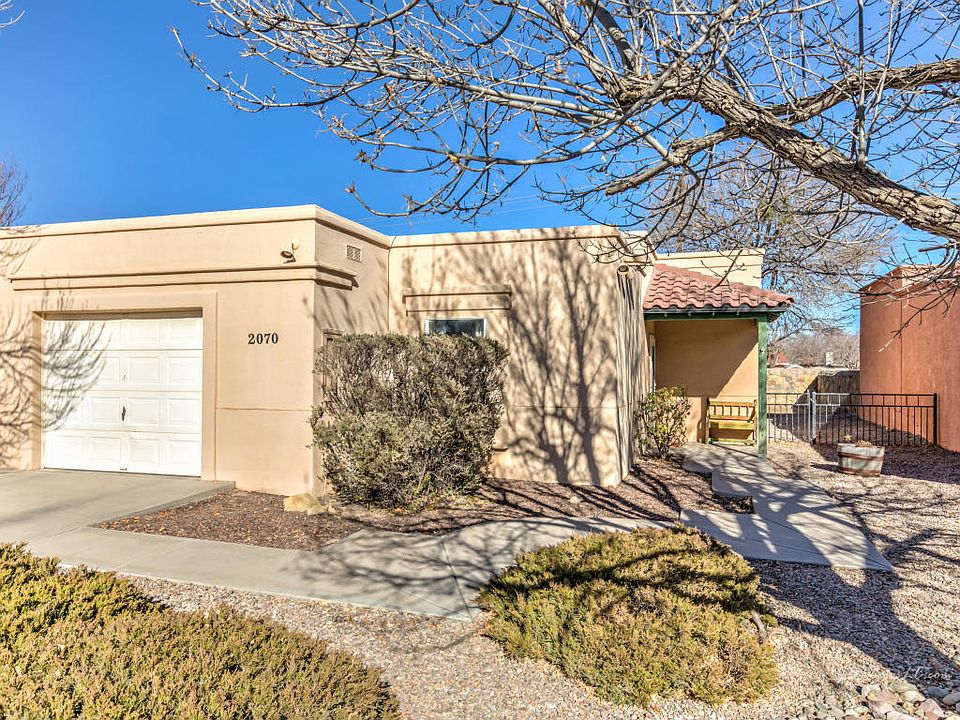 1st image of 2070 Chateau Dr