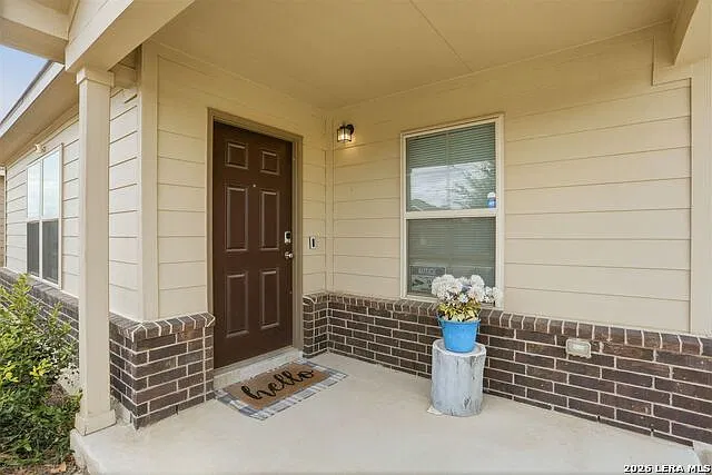 3 bed, 2.0 bath, 1305 sqft, $2,950 — Photo 3