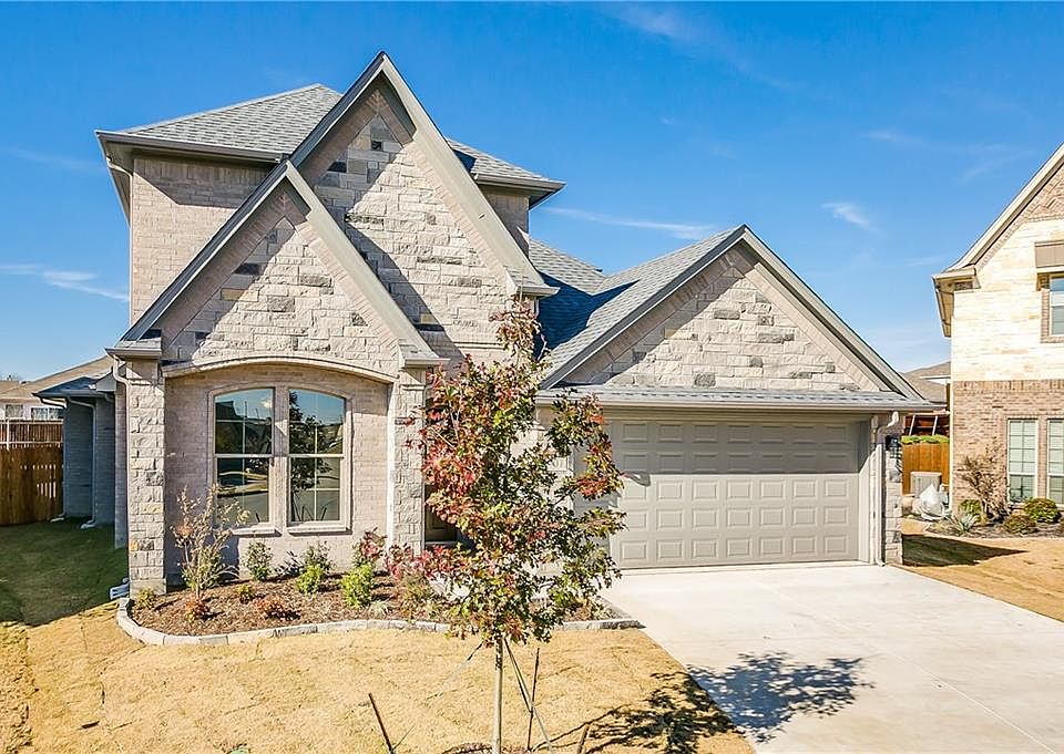 1st image of 401 Blue Star Ct