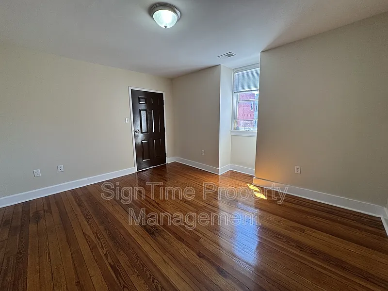 Building Photo - 28-30 E Franklin St #28-3