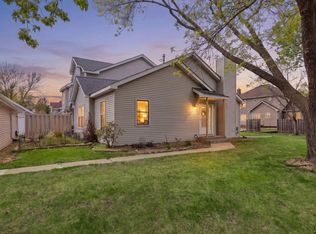 10270 Arrowwood Dr, Eden Prairie, MN 55347
