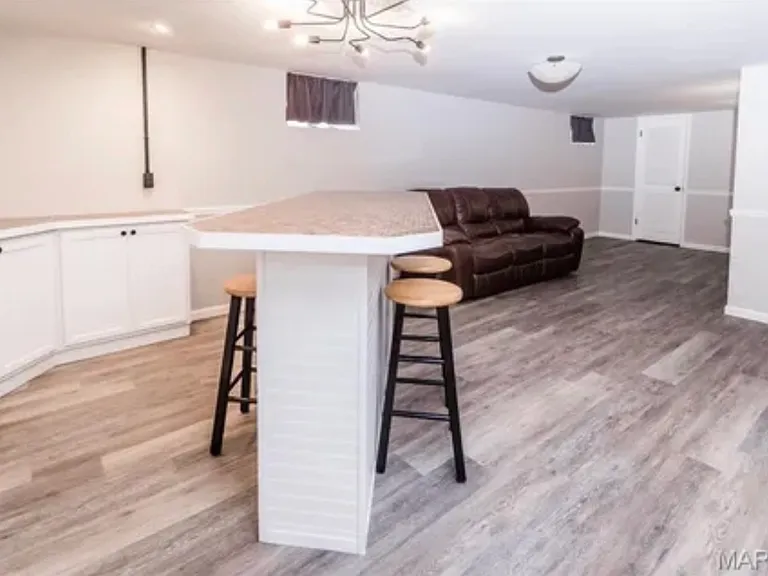 1327 Kraft St — Photo 11