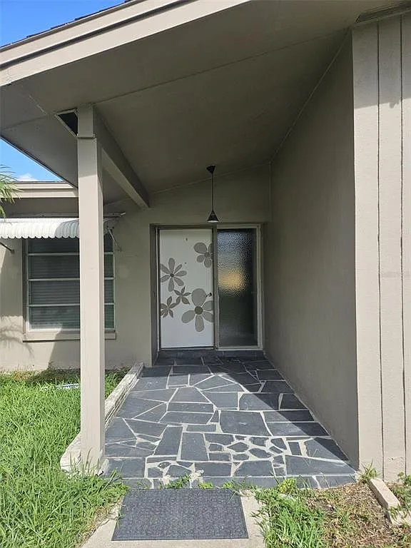 3 bed, 2.0 bath, 1691 sqft, $2,800 — Photo 1