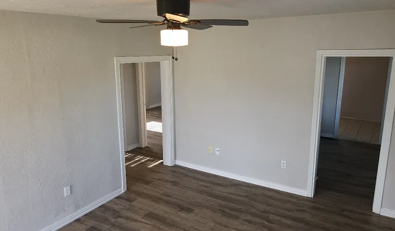 815 E Main St — Photo 6
