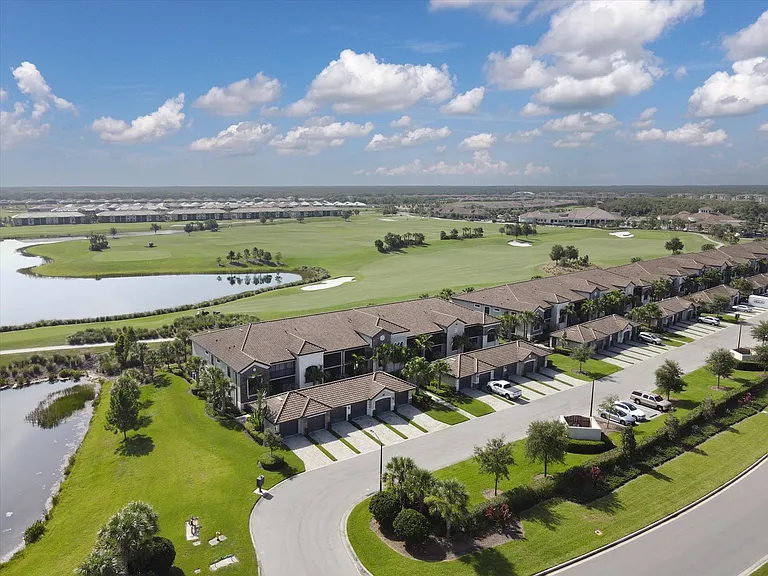 5558 Palmer Cir #101 — Photo 56