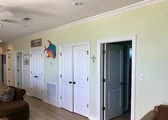 1st image of 845 Beaumont Dr