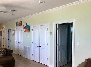 845 Beaumont Dr, Crystal Beach, TX 77650