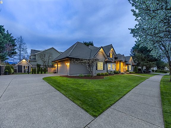 3rd image of 2332 Devon Ave