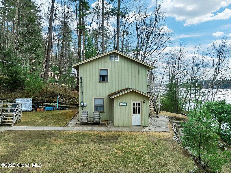 2nd image of 1385 Copeland Pond Road