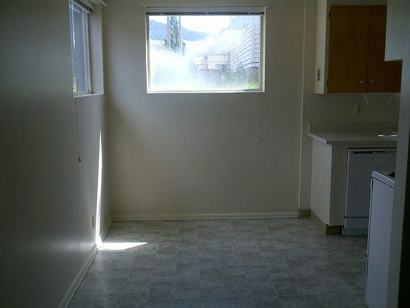 4th image of 2521-23-25-27 Thames St #2527
