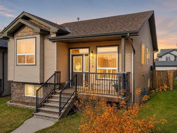 15 S Inkster Close, Red Deer, AB T4R 0A7