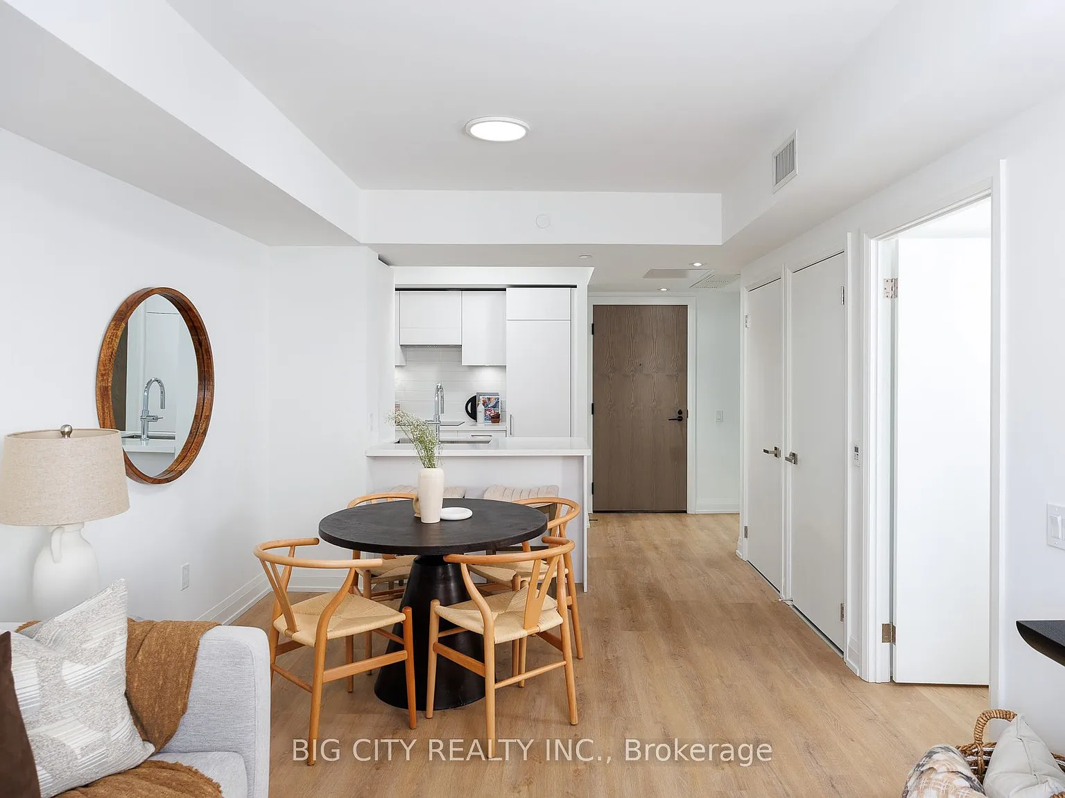 1 bed, $2,400 — Photo 3