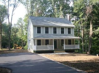 7 Westview Dr, Ashford, CT 06278