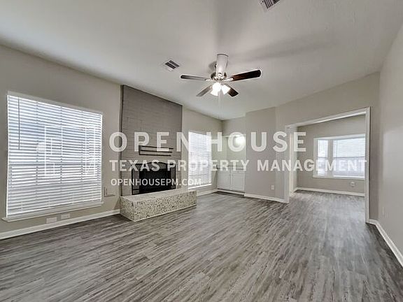 3rd image of 4715 Brooklawn Dr