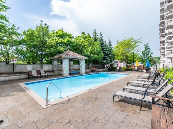1000 The Esplanade N #316, Pickering, ON L1V 6V4