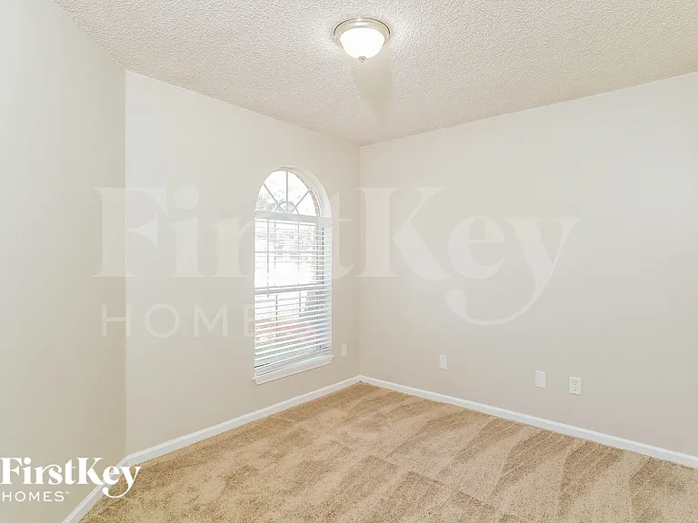 3021 Caroline Crest Dr E — Photo 14