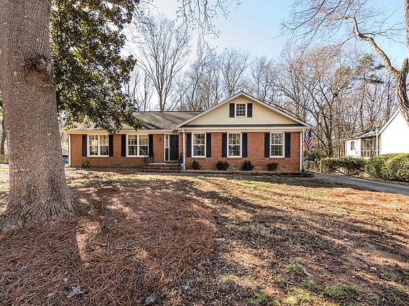 3rd image of 7614 Surreywood Pl