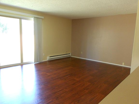 4th image of 9718 5th St NE #B
