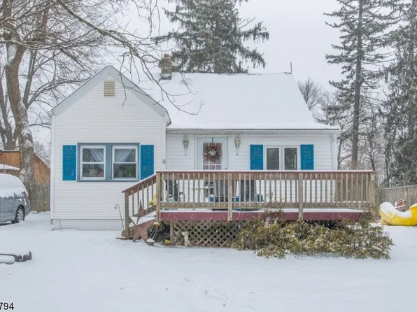 8 Pine St, Mount Olive Twp., NJ 07828
