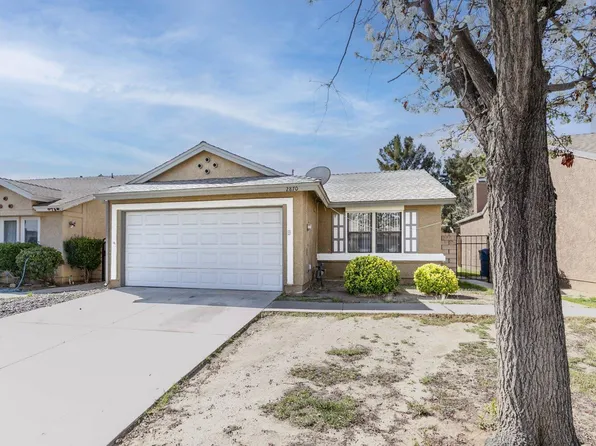 2870 Nandina Dr, Palmdale, CA 93550
