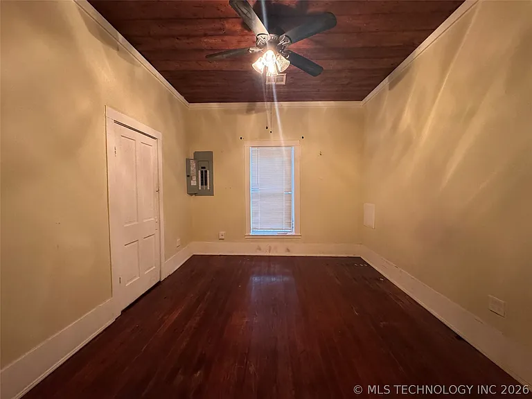 709 N 6th Ave — Photo 9