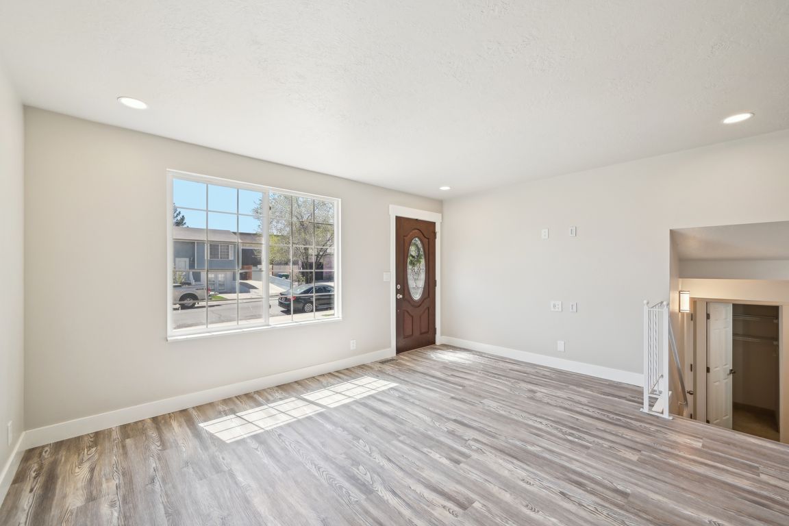 W Ponderosa Ln-1504-003.jpg