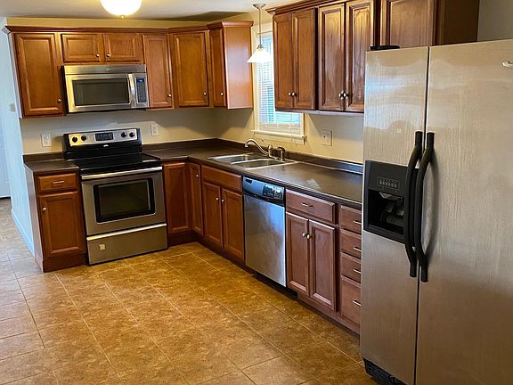 5th image of 93 Aldrich St